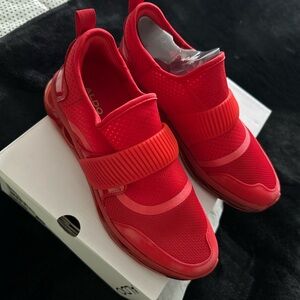 Red casual sneaker